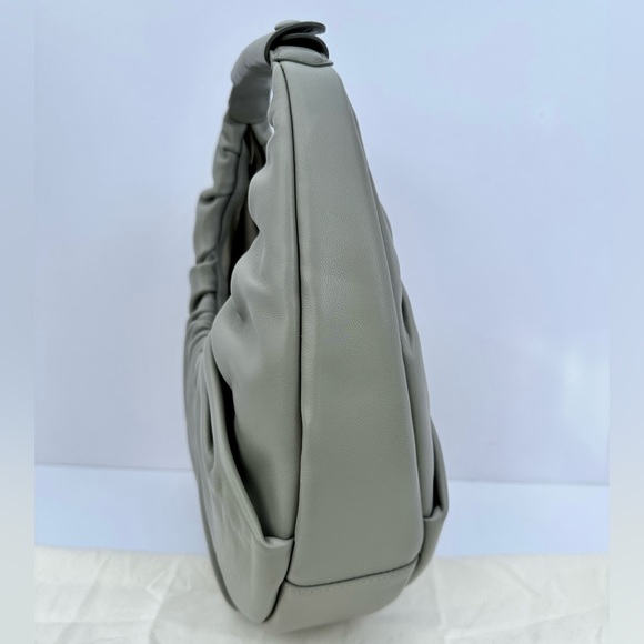 Staud soft moon bag | French grey - Picture 7 of 8